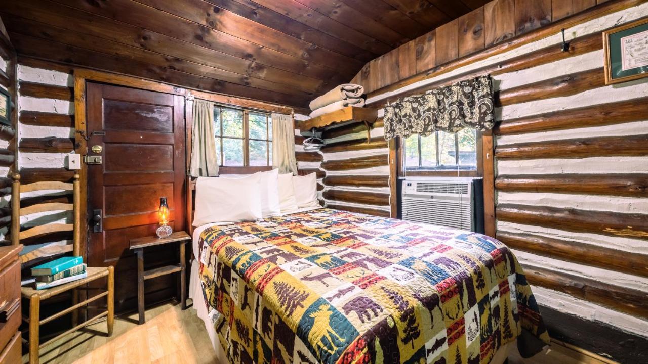 Log Cabin Motor Court Asheville Esterno foto