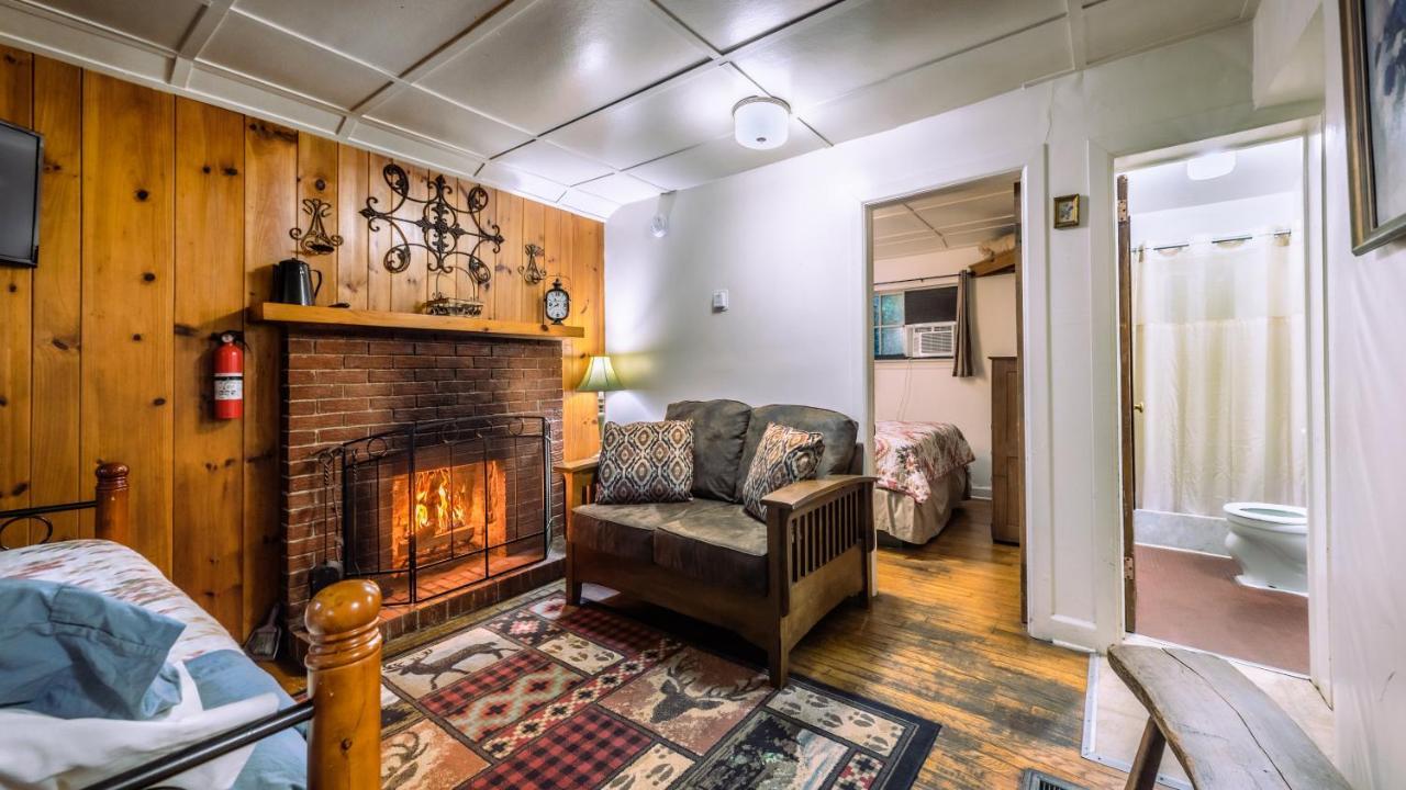Log Cabin Motor Court Asheville Esterno foto
