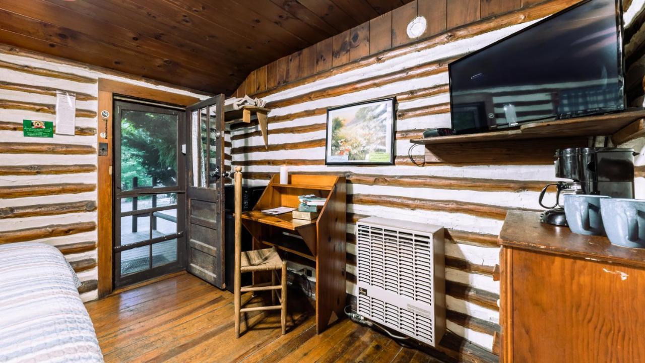 Log Cabin Motor Court Asheville Esterno foto