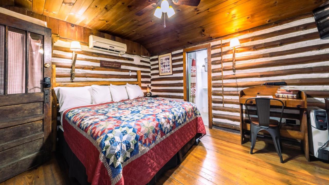 Log Cabin Motor Court Asheville Esterno foto