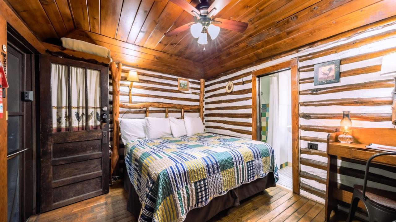 Log Cabin Motor Court Asheville Esterno foto