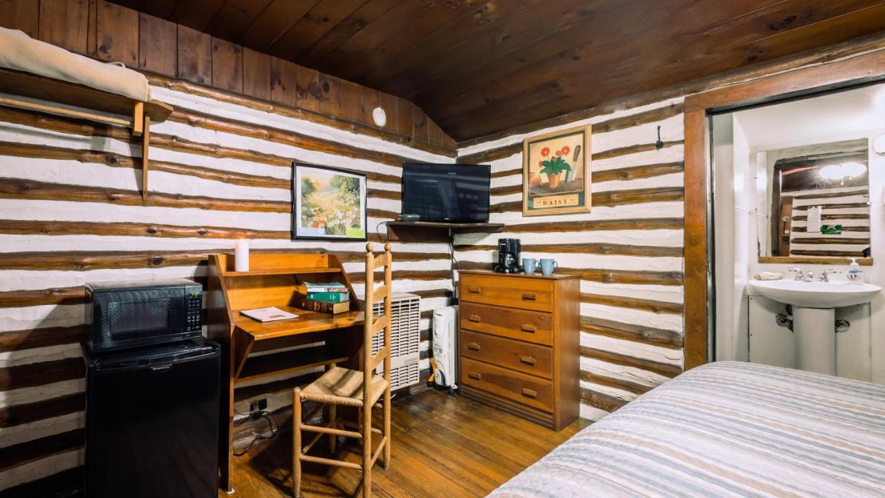 Log Cabin Motor Court Asheville Esterno foto
