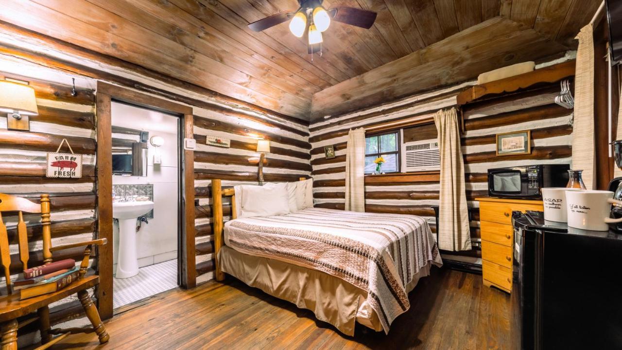 Log Cabin Motor Court Asheville Esterno foto