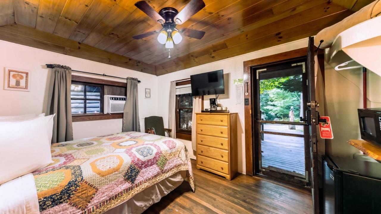 Log Cabin Motor Court Asheville Esterno foto